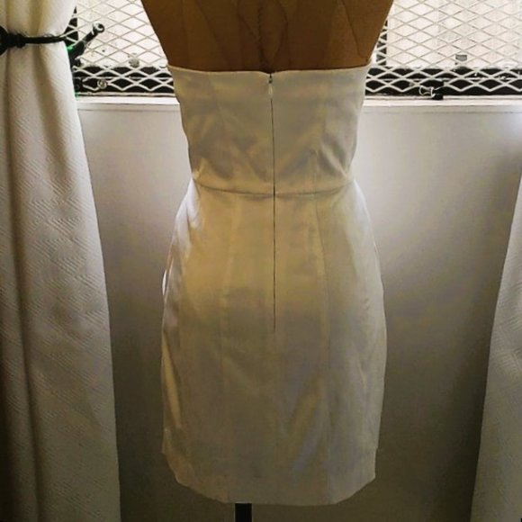 BCBGeneration Strapless Pleated Origami Dress - Sateen White - Size 0 - Picture 3 of 16